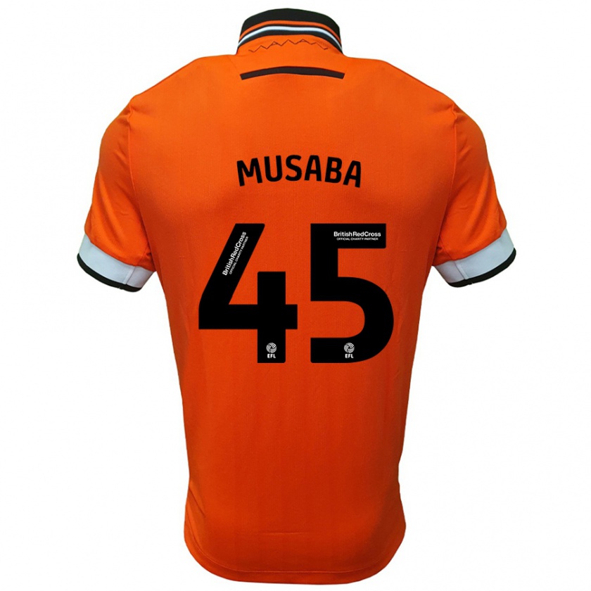 Kandiny Bambino Maglia Anthony Musaba #45 Arancione Bianco Kit Gara Away 2024/25 Maglietta